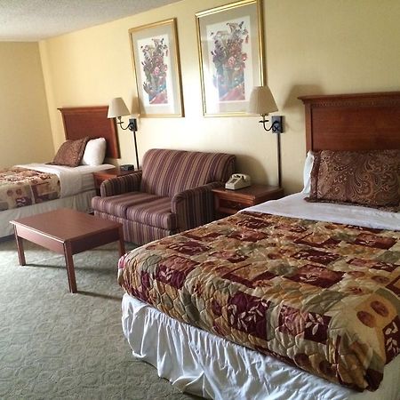 Plaza Hotel And Suites Pine Bluff Buitenkant foto