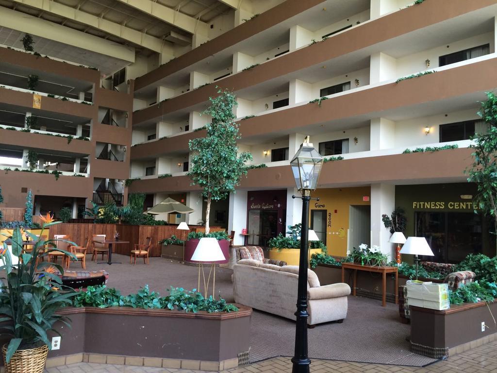 Plaza Hotel And Suites Pine Bluff Buitenkant foto